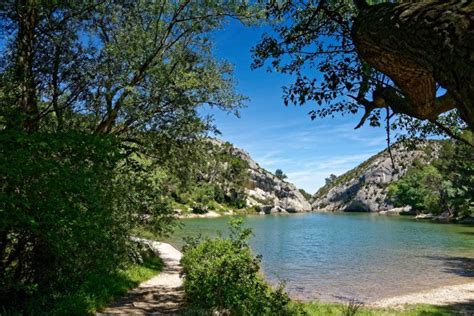 Lac de Peiroou à Saint Rémy de Provence 13210 Lac Saint remy de