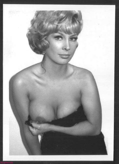 Barbara Eden Nude Naughty Genie Reveals Her Boobs Pics Free Hot