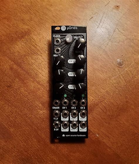 Momo Modular Ugrids Black Reverb