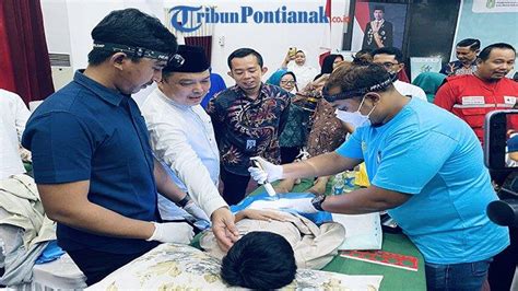 Rangkain Hut Ke 66 Pemprov Kalbar Wagub Ria Norsan Buka Acara Sunatan Tanpa Jarum Suntik