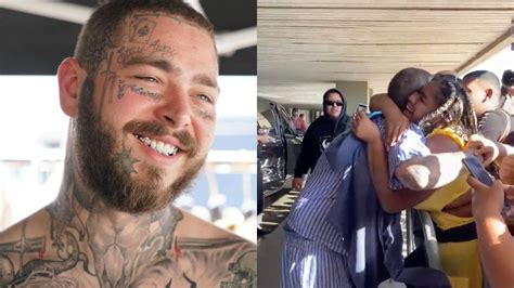 Em V Deo Post Malone Chega Ao Brasil De Pijama E Atende F S