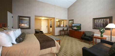 King Executive Room - Hotel Rooms - Arrowwood Resort & Conference Center, Alexandria, MN