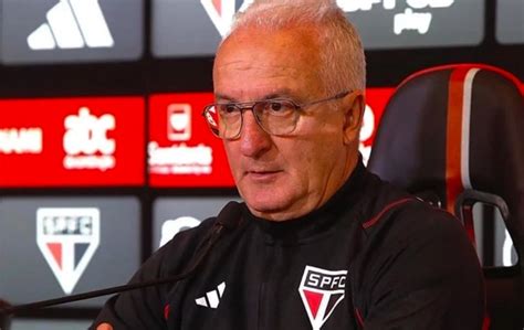 Dorival J Nior Enaltece A Torcida Do Sp Algo Que Impressiona