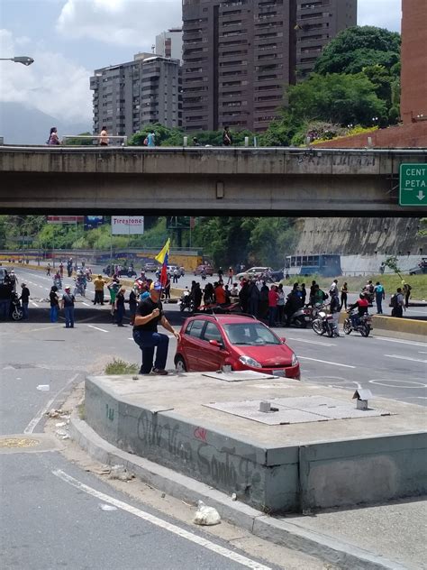 El Jojoto On Twitter Cerrada Santa Fe En Ambos Sentidos RetioCCS