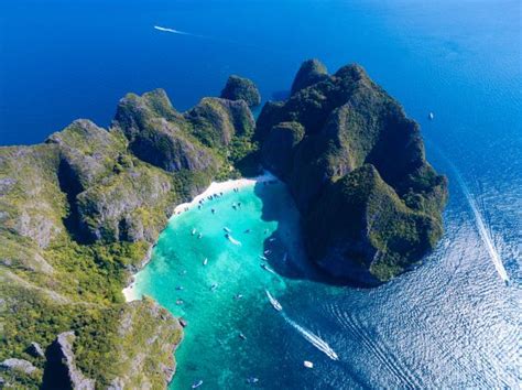 Maya Bay (Phi Phi Island) - Krabi - Guide to Thailand