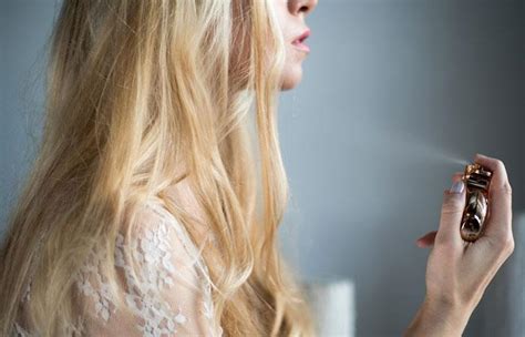 Is It Safe To Use Perfume On Your Hair? Other Alternatives