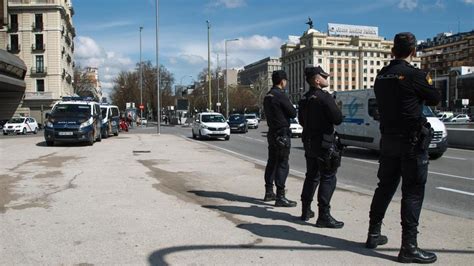 Tres Aficionados Del Legia De Varsovia Detenidos Por Des Rdenes P Blicos