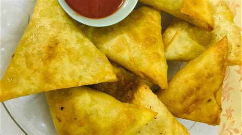 Aloo Kay Samosa Crispy Potato Recipe How To Fold Homemade Samosa Aloo