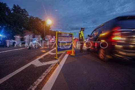 PRUEBAS DE NOCHE EN JALUR WISATA PUNCAK BOGOR ANTARA Foto