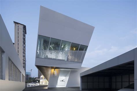 Lamborghini Exhibition Center / PMA | ArchDaily