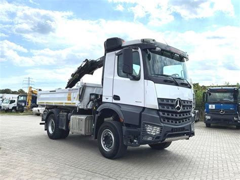 Camion Benne Mercedes Benz Axor 1833 AK 4x4 2 Achs Allradkipper Kran