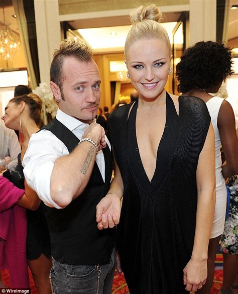 Christina Hendricks proves a curvy contrast to svelte Malin Akerman at ...