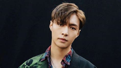 GEGER Nama Lay Zhang EXO Dihapus Dari Website Resmi SM Entertainment