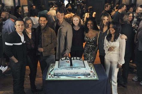 Foto De Susan Sullivan Foto Jon Huertas Molly C Quinn Nathan