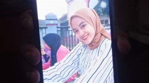 Cerita Ibunda Fitria Wulandari Soal Perjalanan Asmara Anaknya Dengan