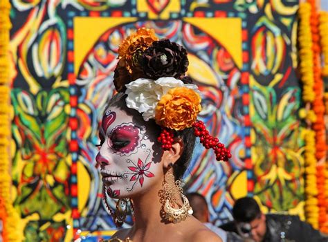 Dia De Los Muertos Sfilate E Follie Per La Festa Dei Morti In