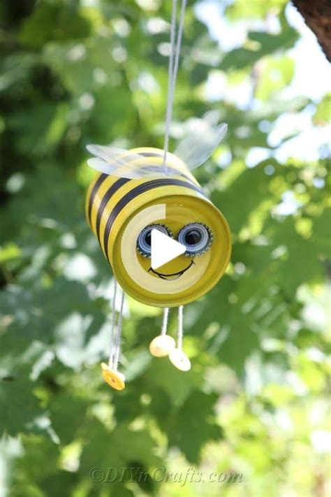 Décoration de jardin artisanale abeille suspendue bricolage | Garden crafts diy, Garden art diy ...