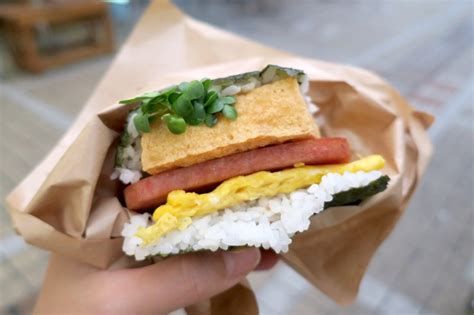 那覇・牧志「ポークたまごおにぎり本店」でスパムおにぎり（ポーたま）を食べてきた。 毎日ビール Jp