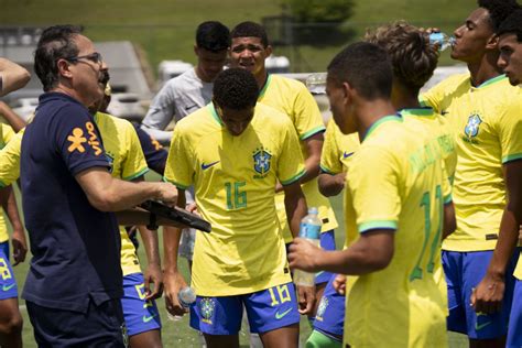 Dupla Da Base Do Corinthians é Convocada Para Treinos Com A Seleção