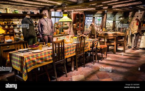 The Weasley's house in Harry Potter World Warner Bros Studio Tour ...