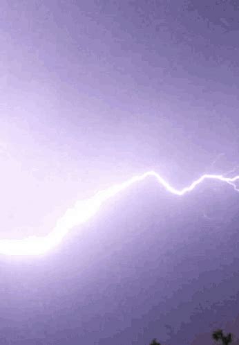 Lightning Momo'S Sound Diary GIF - Lightning Momo's sound diary Lightning bolt - Discover ...