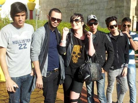 G1 De olho na eleição em SP ex BBB participa de Gay Day no Hopi Hari notícias em Campinas e