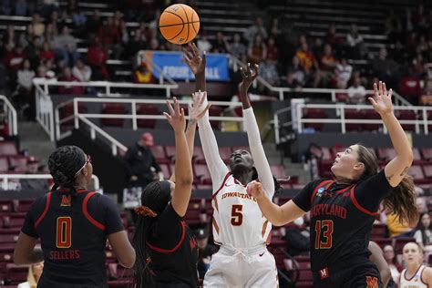 Freshman Audi Crooks Scores As No Seed Iowa State Beats Th Seed