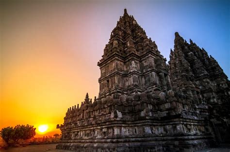 wisata-di-jogja-candi-prambanan - AI OFFICIAL