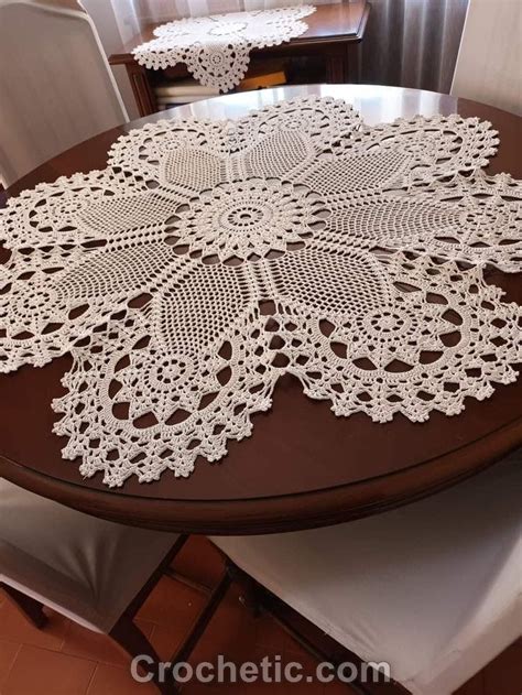 Easy Trendy Clothes Fun Crochet Table Runner Table Clothes Free