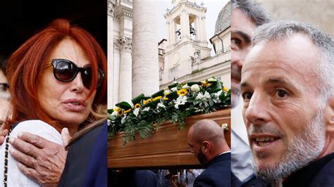 Funerali Di Luca Giurato Un Lungo Applauso Al Suo Arrivo La