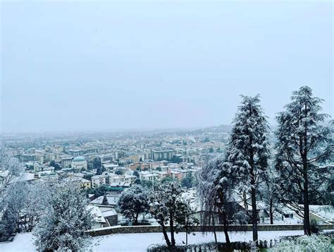 Maltempo Il Ciclone Polare Porta La Neve In Pianura Al Nord Ed Solo