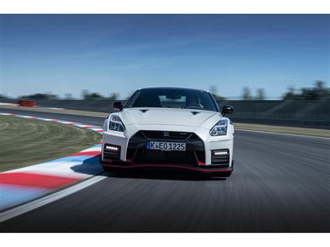 2020 Nissan GT-R Pictures: | U.S. News