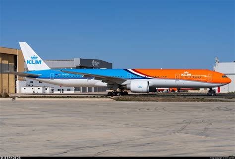 PH BVA Boeing 777 306ER KLM Royal Dutch Airlines Chris Camille