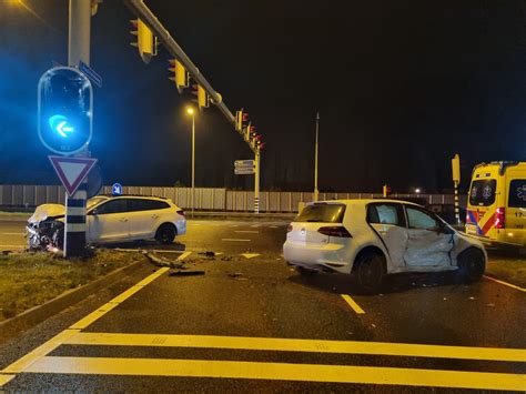 Forse Schade En Gewonde Na Ongeval Op Kruising Nieuwe Hoefweg Bleiswijk