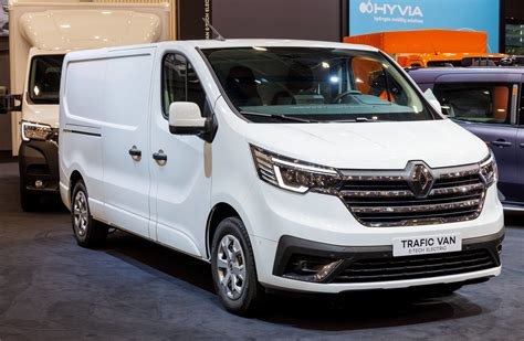 Nowy Renault Trafic Van E Tech Electric 240 km na jednym ładowaniu