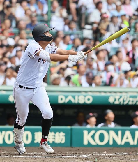 【甲子園】プロ注目の広陵・真鍋慧、満塁で走者一掃二塁打 高い飛球に風が味方、外野手捕れず 高校野球夏の甲子園写真ニュース 日刊スポーツ