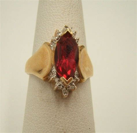 VINTAGE 10K GOLD RUBY RING VERY PRETTY - Gem