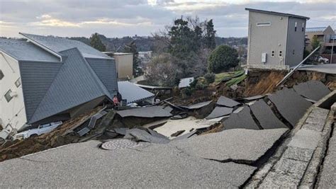 Central Japan Earthquake Triggers Tsunami Waves Claims Six Lives