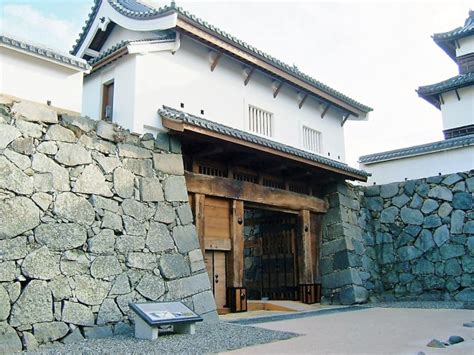 Castle of stone: Discover the history of Fukuoka Castle