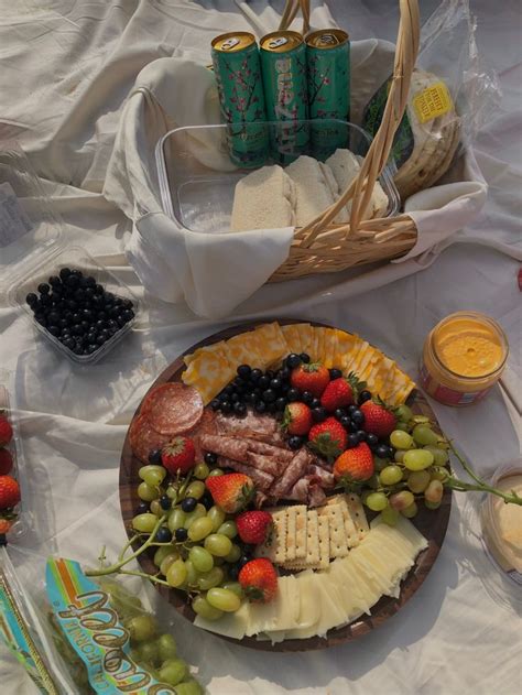 Picnic Ideas Picnic Aesthetics Food Aesthetics Charcuterie Board