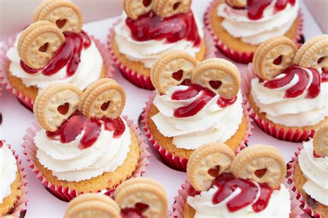 Jammie Dodger Cupcakes The Sweet Taste Bakery