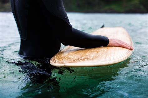 La Recherche D Une Planche De Surf En Bois Fran Aise