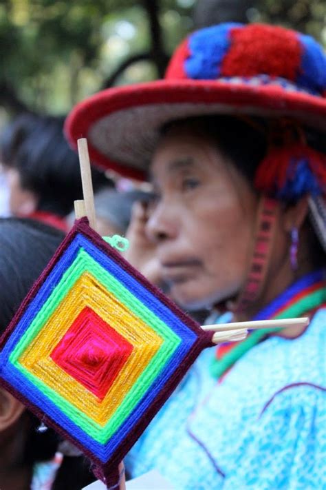 Crónicas de la Tierra sin Mal Ojos de Dios Cultura Huichol