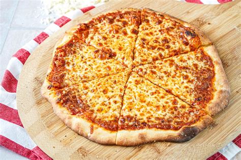 What Is New York-Style Pizza? - Recipes.net