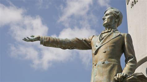 Richmond, Va., Panel Recommends Removing Jefferson Davis Statue | WBUR News