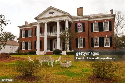 Greek Revival Mansion Photos And Premium High Res Pictures Getty Images