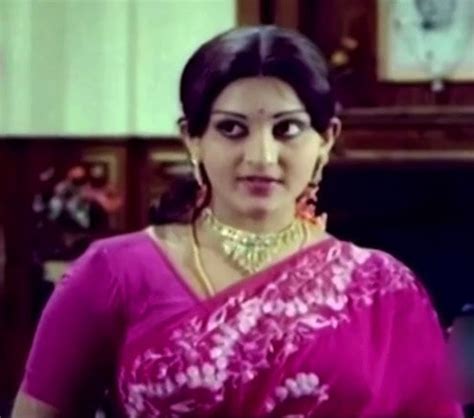 Deepa Unnimary Nallathoru Kudumbam Unnimary Deepa FlashBack