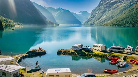 Zur Ckhaltung Am Rande Inhaber Norwegen Camping Feminin Zeiger Tochter