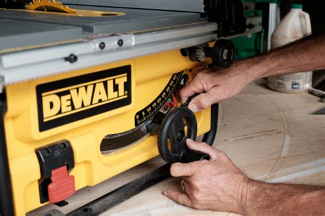 DeWalt DWE7480 10 Compact Job Site Table Saw PTR