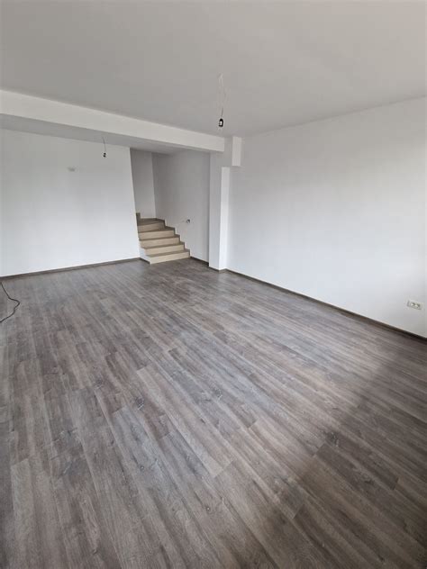 Casa finisaje lux la cheie Teren 400m² Valu lui Traian OLX ro